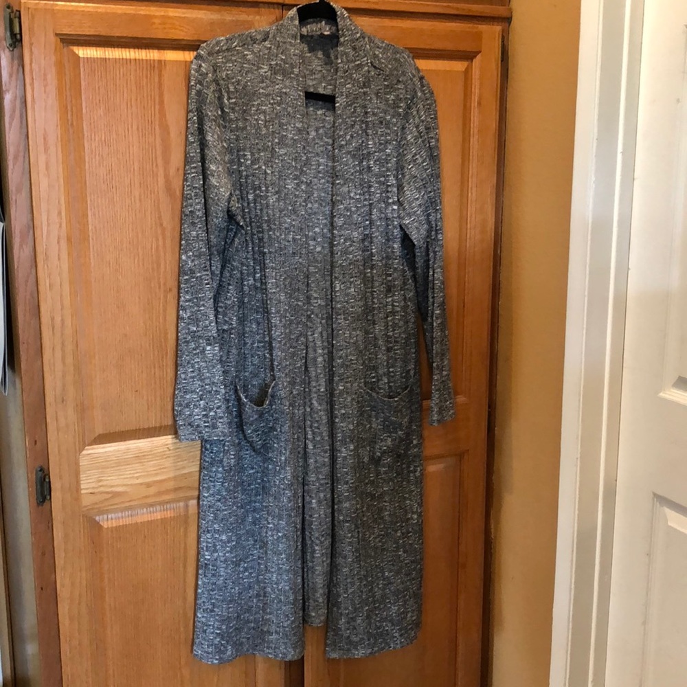 Black and white Lisa Rinna long cardigan